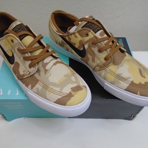 NIKE ZOOM Janoski CNVS RM PRM AQ7878-200